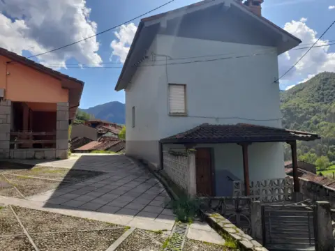 Casa en calle Lg Caleao