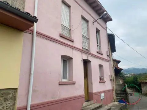 Casa en calle Aldea Pumarabule, nº 98