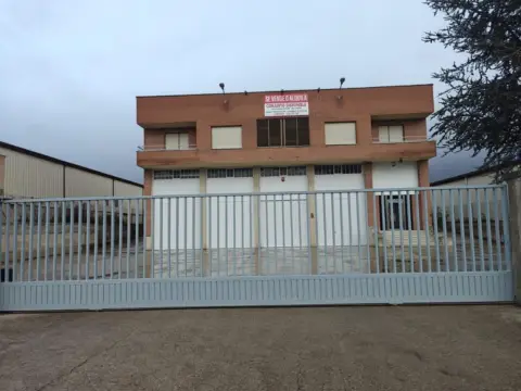 Nave industrial en Bayas
