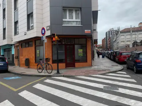 Local comercial en Avenida de los Hermanos Felgueroso, 27