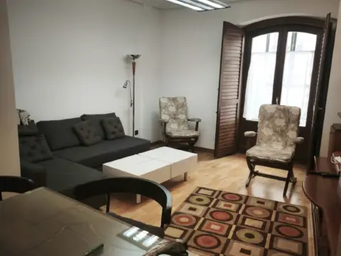 Piso en Plaza de Ejército, 1