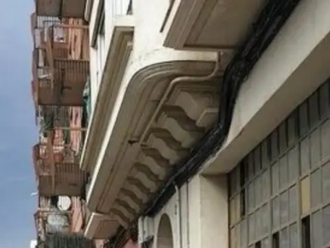 Local comercial en Residencia