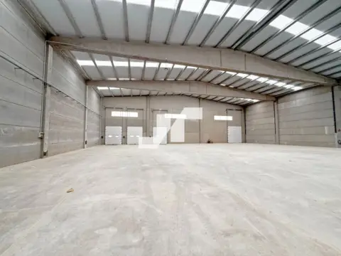Nave industrial en calle Vía Europa