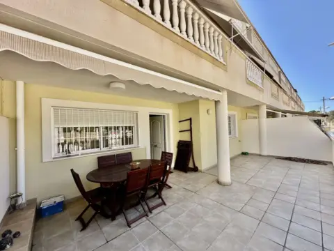 Apartamento en Bonita Planta Baja en Balcones del Mar en Alquiler de Larga Temporada