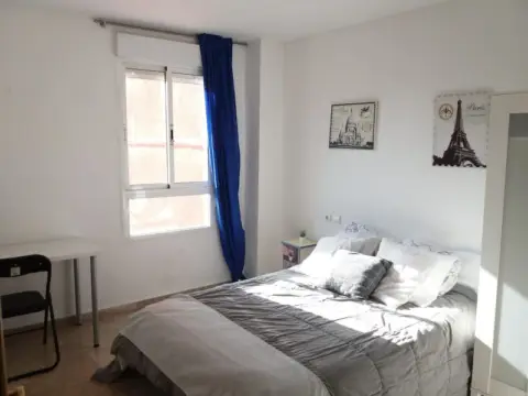 Habitación en Avinguda del Cardenal Benlloch, 23