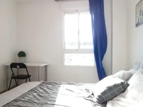 Habitación en Avinguda del Cardenal Benlloch, 23