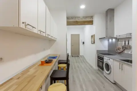 Habitación en Carrer de Josep Carsi, 27