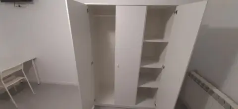 Habitación en calle Conde Torrefiel, nº 8