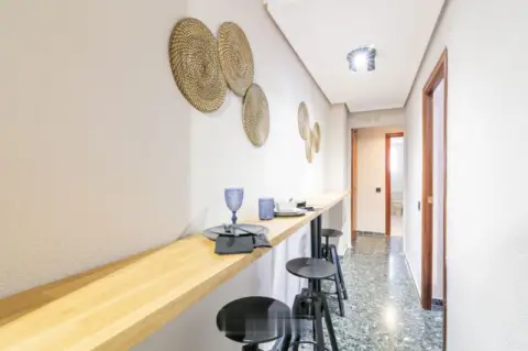 Habitación en calle de los Centelles, 81