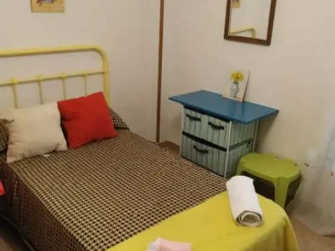 Habitación en calle de la Sagrada Familia, 4