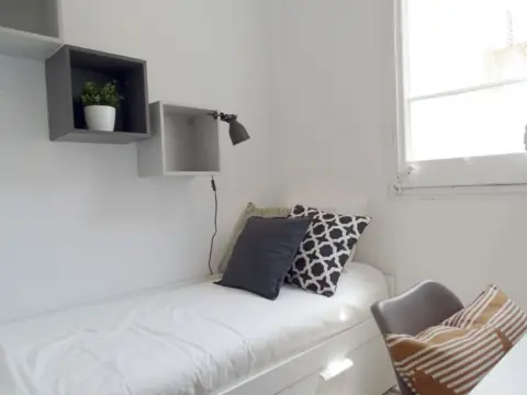 Habitación en Carrer Gran de Gràcia, 239