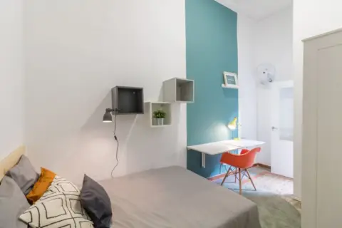 Habitación en Carrer Gran de Gràcia, 239