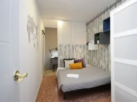 Habitación en Carrer de Roger de Llúria, 139