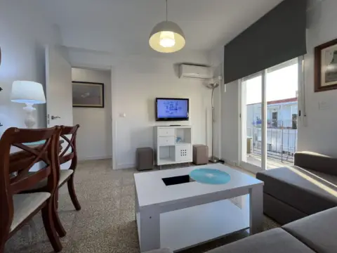 Habitación en calle Nalón, 14