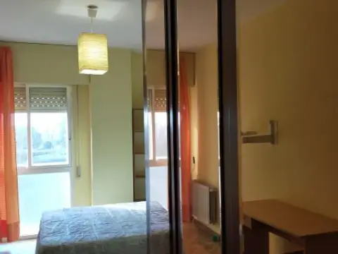 Habitación en calle de Puentelarra, 48