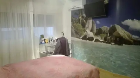 Habitación en calle de Carmen Tato, 15