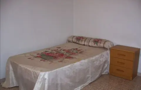 Habitación en calle de Calderón de la Barca, 13