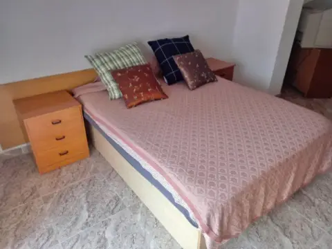 Habitación en calle Pintor Velazquez, nº 19