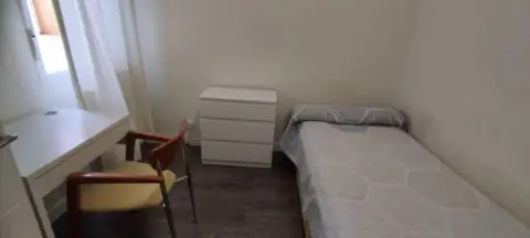 Habitación en calle de San Vicente de Paul, 34