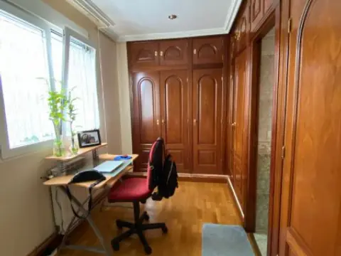 Habitación en Avenida José Luis Lasa, 92