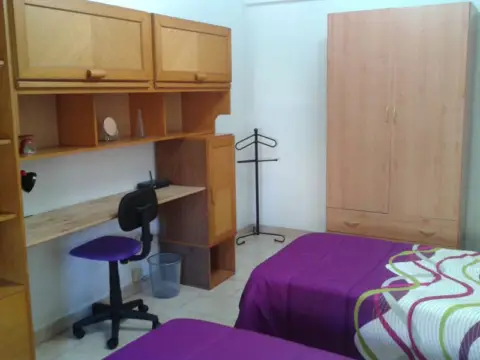 Room in calle de Juan Pablo Bonet, 13