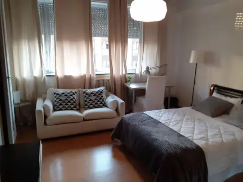 Habitación en calle de Don Jaime I, 33