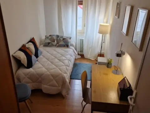 Habitación en calle de Don Jaime I, 33