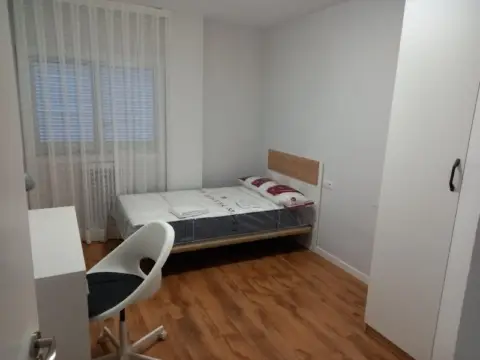 Habitación en Carrer Acadèmia, 36