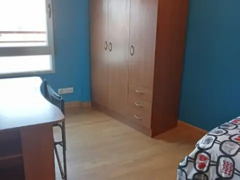 Habitación en Plaza Circular, 4