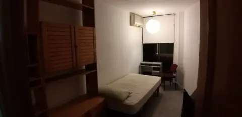 Habitación en calle de los Tres Peces, 2