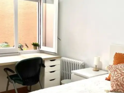 Habitación en Camí del Fondo, 13