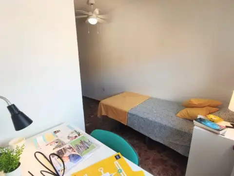 Habitación en Carrer d'Ibi, 1