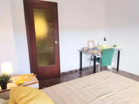 Habitación en Carrer d'Ibi, 1