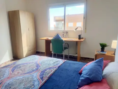 Habitación en Carrer d'Ibi, 1