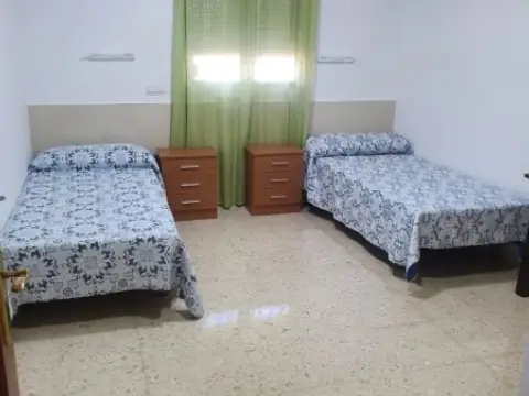 Habitación en Avenida de los Azahares, 2