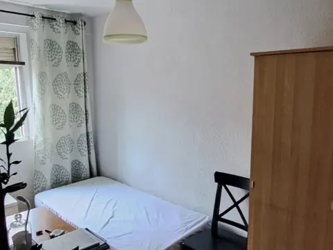 Habitación en calle de la Cruz de San Sebastián, 2