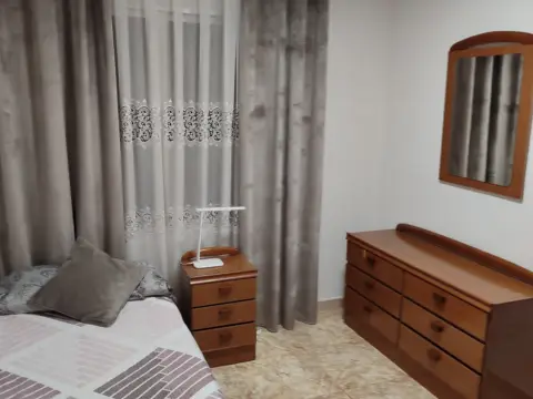 Habitación en calle del Pintor Pérez Pizarro, 5