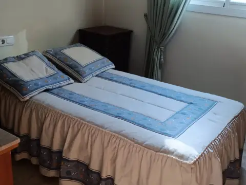Habitación en calle de la Pianista Amparo Iturbi, 14