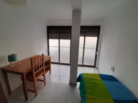Habitación en calle San Vicente de Paul, 23