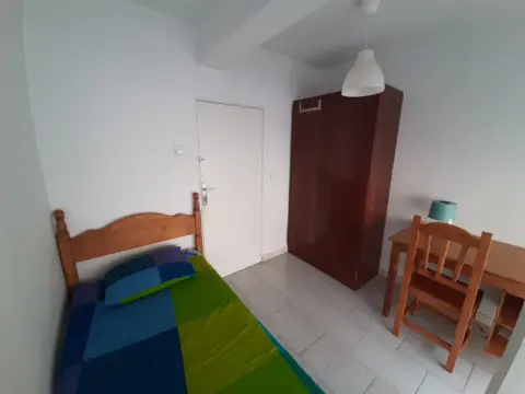 Habitación en calle San Vicente de Paul, 23