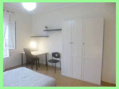 Habitación en calle de Juan XXIII, 1