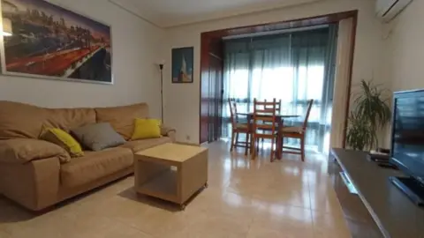 Habitación en calle Llerena, 2