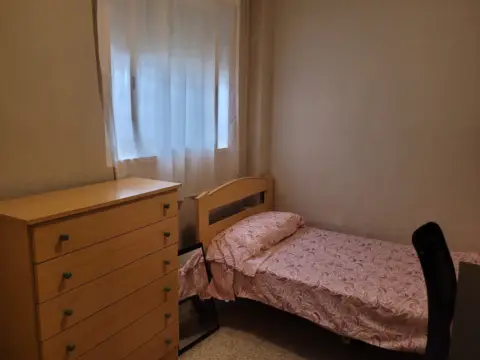 Habitación en calle de Fernando de Rojas, 3