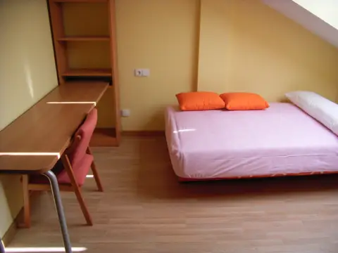 Habitación en calle de Jerónimo Munzer, 2