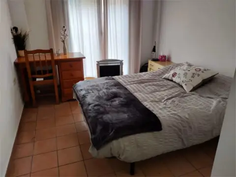 Habitación en calle Castillo de Constantina, 3