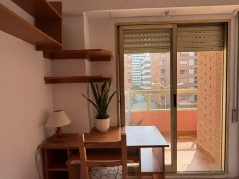 Habitación en calle del Pintor Luis Arcas, 6