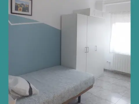 Habitación en Plaza de Tauste, 1