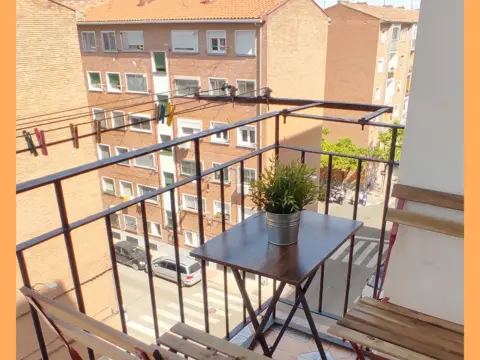 Habitación en Plaza de Tauste, 1