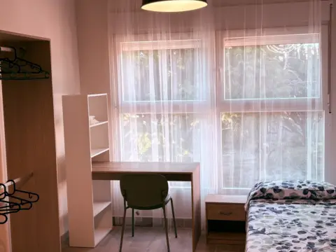 Habitación en Carrer de Benimagrell, 78