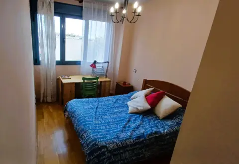 Habitación en calle General Castaños, 23